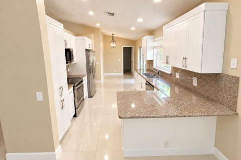 Villa ou maison à louer à Boca Raton, Floride: 3 chambres, 182.37 m2 № 2397783 - photo 5