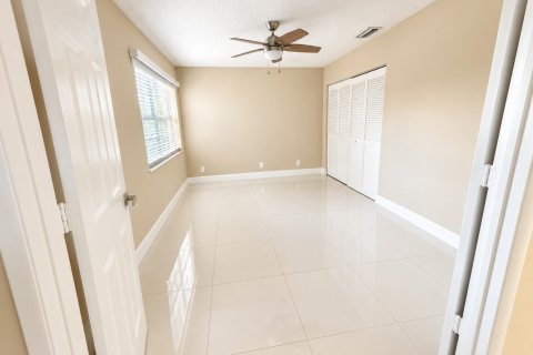 Villa ou maison à louer à Boca Raton, Floride: 3 chambres, 182.37 m2 № 2397783 - photo 16