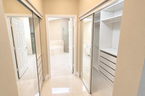 Villa ou maison à louer à Boca Raton, Floride: 3 chambres, 182.37 m2 № 2397783 - photo 11