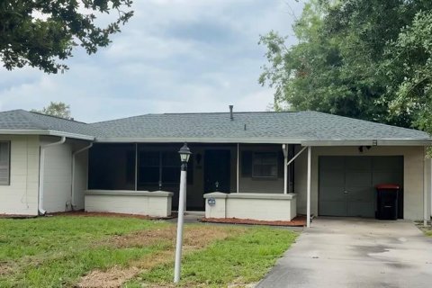 House in Ocala, Florida 2 bedrooms, 104.14 sq.m. № 2219122