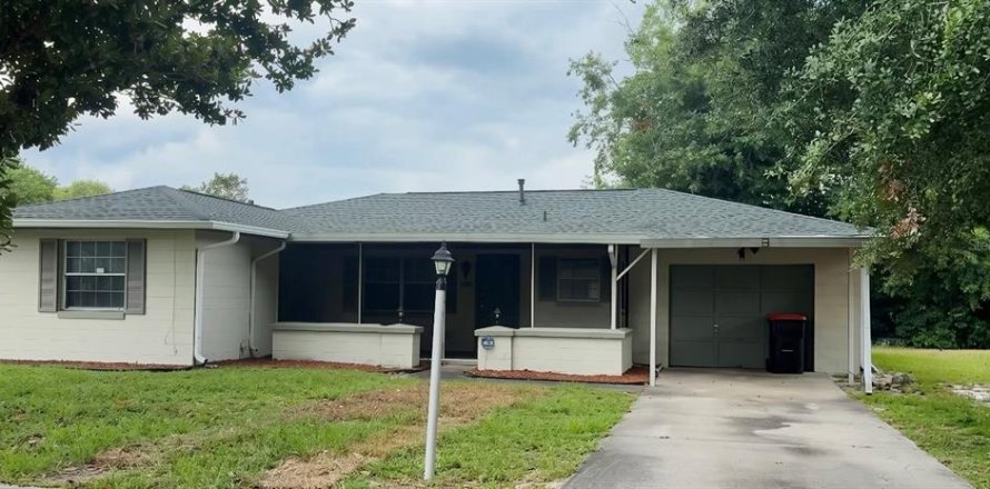 House in Ocala, Florida 2 bedrooms, 104.14 sq.m. № 2219122