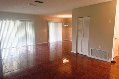 House in Ocala, Florida 2 bedrooms, 104.14 sq.m. № 2219122 - photo 5