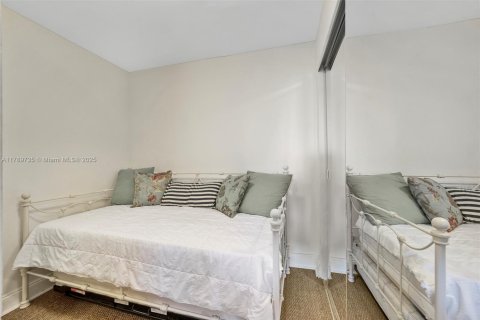 Снять в аренду кондоминиум в Майами, Флорида 2 спальни, 132.76м2, № 1958948 - фото 28