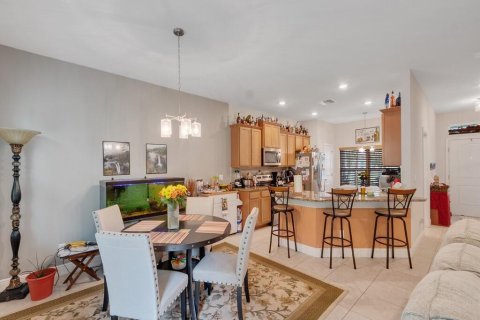Casa en venta en Port St. Lucie, Florida, 5 dormitorios, 255.85 m2 № 2178356 - foto 12