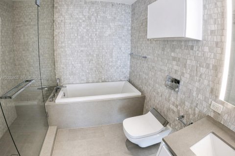 Condo in Miami, Florida, 1 bedroom  № 2186323 - photo 24