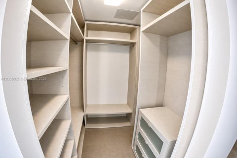 Condo in Miami, Florida, 1 bedroom  № 2186323 - photo 26