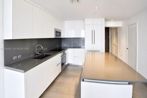 Condo in Miami, Florida, 1 bedroom  № 2186323 - photo 10