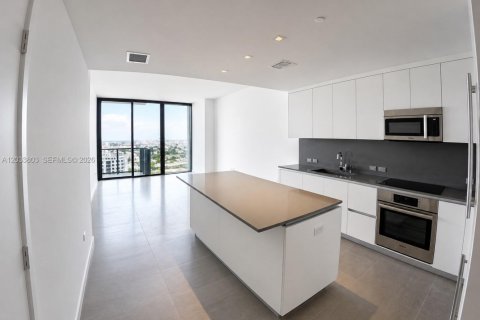 Condo in Miami, Florida, 1 bedroom  № 2186323 - photo 7