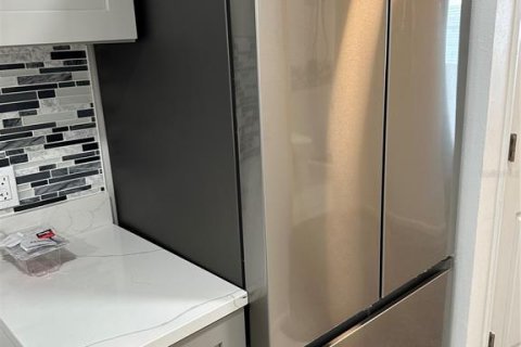Condominio en alquiler en Saint Petersburg, Florida, 1 dormitorio, 54.35 m2 № 1917075 - foto 10