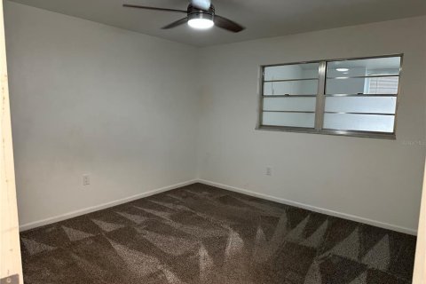 Condominio en alquiler en Saint Petersburg, Florida, 1 dormitorio, 54.35 m2 № 1917075 - foto 12