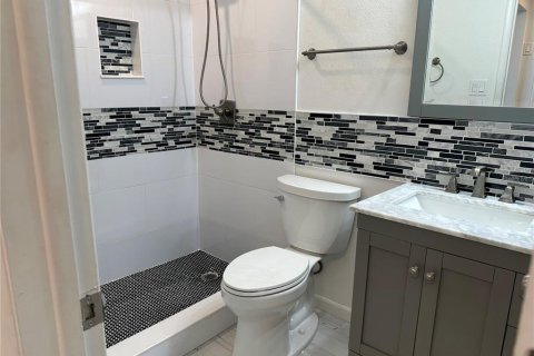 Condominio en alquiler en Saint Petersburg, Florida, 1 dormitorio, 54.35 m2 № 1917075 - foto 19