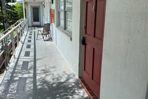 Condominio en alquiler en Saint Petersburg, Florida, 1 dormitorio, 54.35 m2 № 1917075 - foto 25