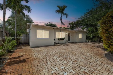 House in Fort Lauderdale, Florida 3 bedrooms, 118.54 sq.m. № 1830118 - photo 1
