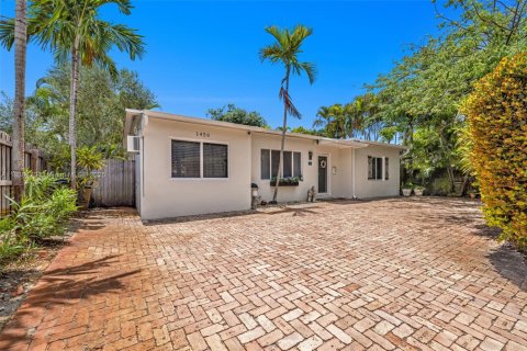 House in Fort Lauderdale, Florida 3 bedrooms, 118.54 sq.m. № 1830118 - photo 2