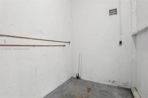 House in Oakland Park, Florida 2 bedrooms № 2008295 - photo 22