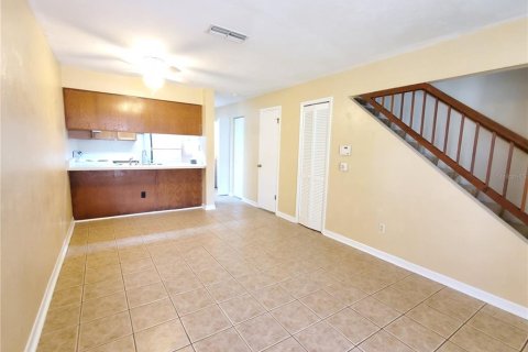 Townhouse in Gainesville, Florida 2 bedrooms, 83.61 sq.m. № 1806872 - photo 2