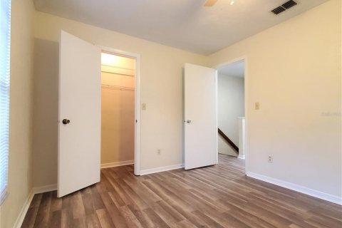 Townhouse in Gainesville, Florida 2 bedrooms, 83.61 sq.m. № 1806872 - photo 7