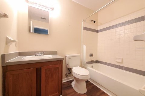 Townhouse in Gainesville, Florida 2 bedrooms, 83.61 sq.m. № 1806872 - photo 8