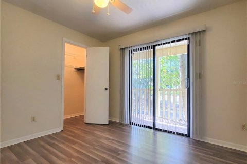Townhouse in Gainesville, Florida 2 bedrooms, 83.61 sq.m. № 1806872 - photo 11