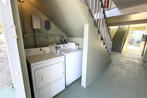 Снять в аренду квартиру в Мадейра - Бич, Флорида 1 комната, 71.53м2, № 2099539 - фото 11
