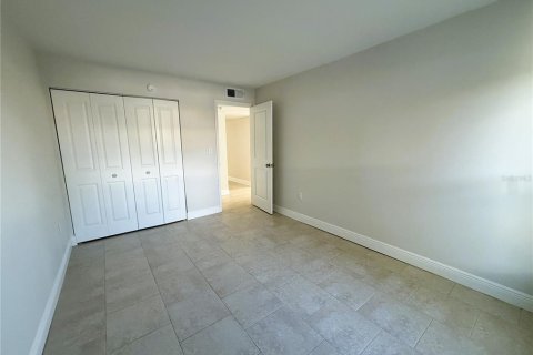 Снять в аренду квартиру в Мадейра - Бич, Флорида 1 комната, 71.53м2, № 2099539 - фото 10