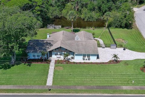 House in New Smyrna Beach, Florida 4 bedrooms, 204.38 sq.m. № 1755141 - photo 1