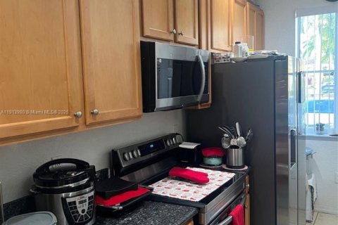 Купить таунхаус в Мирамар, Флорида 2 спальни, 99.41м2, № 1969704 - фото 20