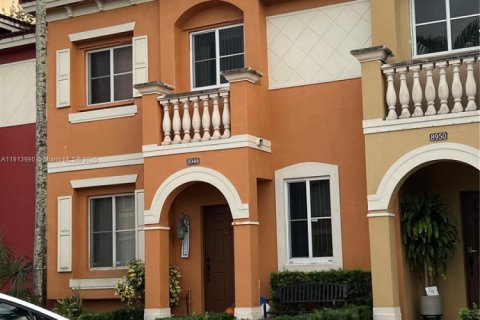 Купить таунхаус в Мирамар, Флорида 2 спальни, 99.41м2, № 1969704 - фото 1