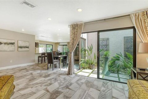 Villa ou maison à vendre à Sarasota, Floride: 2 chambres, 151.43 m2 № 2093161 - photo 15