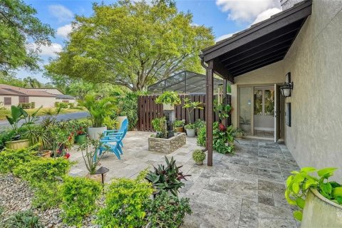Villa ou maison à vendre à Sarasota, Floride: 2 chambres, 151.43 m2 № 2093161 - photo 4