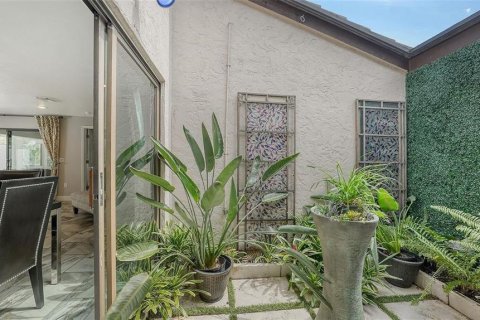 Villa ou maison à vendre à Sarasota, Floride: 2 chambres, 151.43 m2 № 2093161 - photo 18