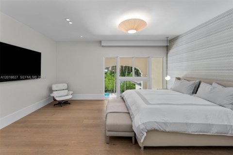 Villa ou maison à vendre à Golden Beach, Floride: 7 chambres, 419.27 m2 № 2077556 - photo 23