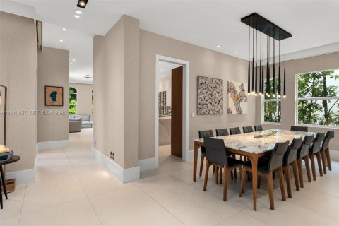 Villa ou maison à vendre à Golden Beach, Floride: 7 chambres, 419.27 m2 № 2077556 - photo 9
