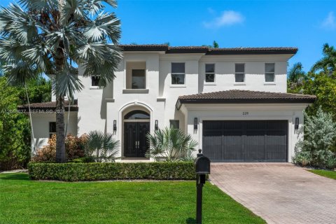 Villa ou maison à Golden Beach, Floride 7 chambres, 419.27 m2 № 2077556