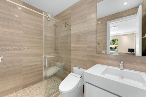 Villa ou maison à vendre à Golden Beach, Floride: 7 chambres, 419.27 m2 № 2077556 - photo 20