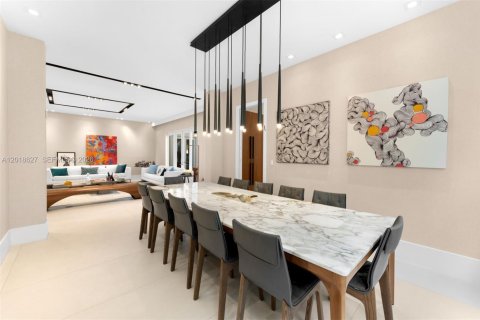 Villa ou maison à vendre à Golden Beach, Floride: 7 chambres, 419.27 m2 № 2077556 - photo 8