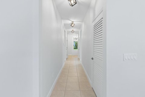 Casa en venta en Port St. Lucie, Florida, 3 dormitorios, 175.96 m2 № 2410780 - foto 4