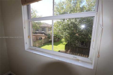 Townhouse in Miami, Florida 3 bedrooms, 137.31 sq.m. № 1973186 - photo 22