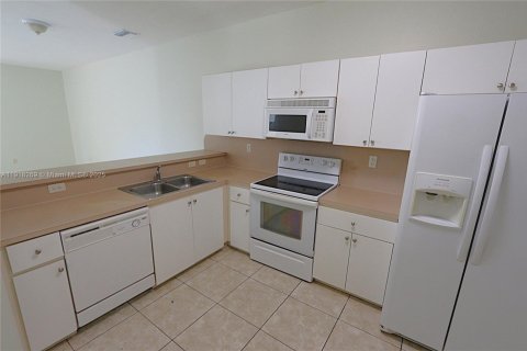 Townhouse in Miami, Florida 3 bedrooms, 137.31 sq.m. № 1973186 - photo 4