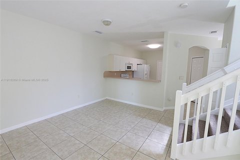Townhouse in Miami, Florida 3 bedrooms, 137.31 sq.m. № 1973186 - photo 7