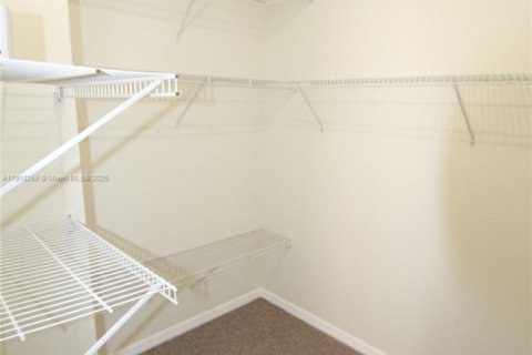 Townhouse in Miami, Florida 3 bedrooms, 137.31 sq.m. № 1973186 - photo 23