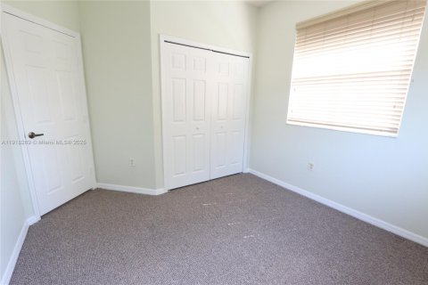 Townhouse in Miami, Florida 3 bedrooms, 137.31 sq.m. № 1973186 - photo 21