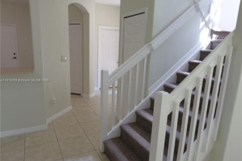 Townhouse in Miami, Florida 3 bedrooms, 137.31 sq.m. № 1973186 - photo 18
