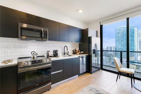 Condo in Miami, Florida, 1 bedroom  № 2025202 - photo 4