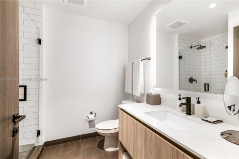 Condo in Miami, Florida, 1 bedroom  № 2025202 - photo 5