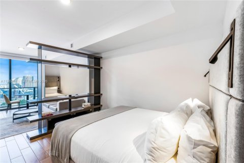 Condo in Miami, Florida, 1 bedroom  № 2025202 - photo 8