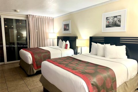 Hotel in Sunny Isles Beach, Florida 33.44 sq.m. № 2019445 - photo 7