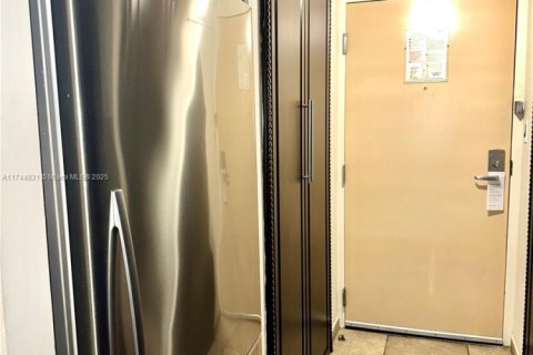 Hotel in Sunny Isles Beach, Florida 33.44 sq.m. № 2019445 - photo 4