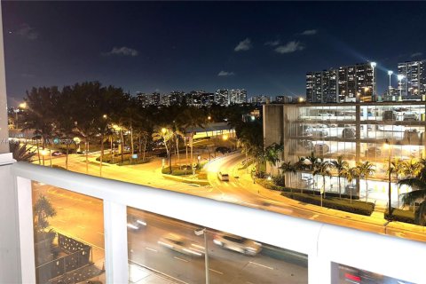 Hotel in Sunny Isles Beach, Florida 33.44 sq.m. № 2019445 - photo 13