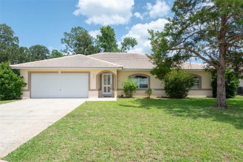 House in Palm Coast, Florida 3 bedrooms, 172.71 sq.m. № 1780288 - photo 1